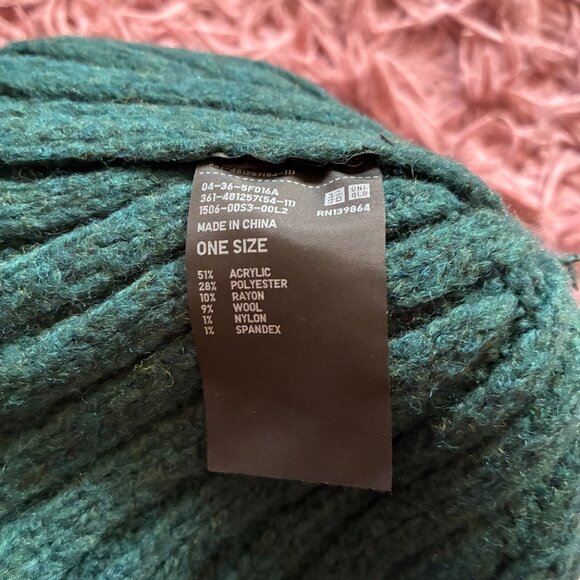 NWT NEW UNIQLO Heattech Ribbed Beanie Hat Teal Green Unisex - Picture 4 of 5